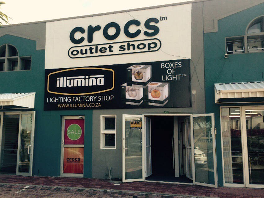 Shopping - Access Park Factory Stores - Cape - South Africa